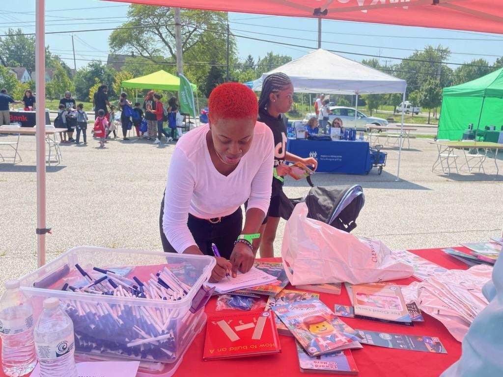 Welcome to #CLE, <a href="/wkyc/">WKYC 3News</a> anchor/reporter Kaitor Kay. While emceeing the #BuckeyeThrives back-to-school fair last weekend, he helped sign up local families for #ClevelandReads and even handpicked books (provided by <a href="/LiteracyNHood/">Literacy in the HOOD</a>) for children to take home free.