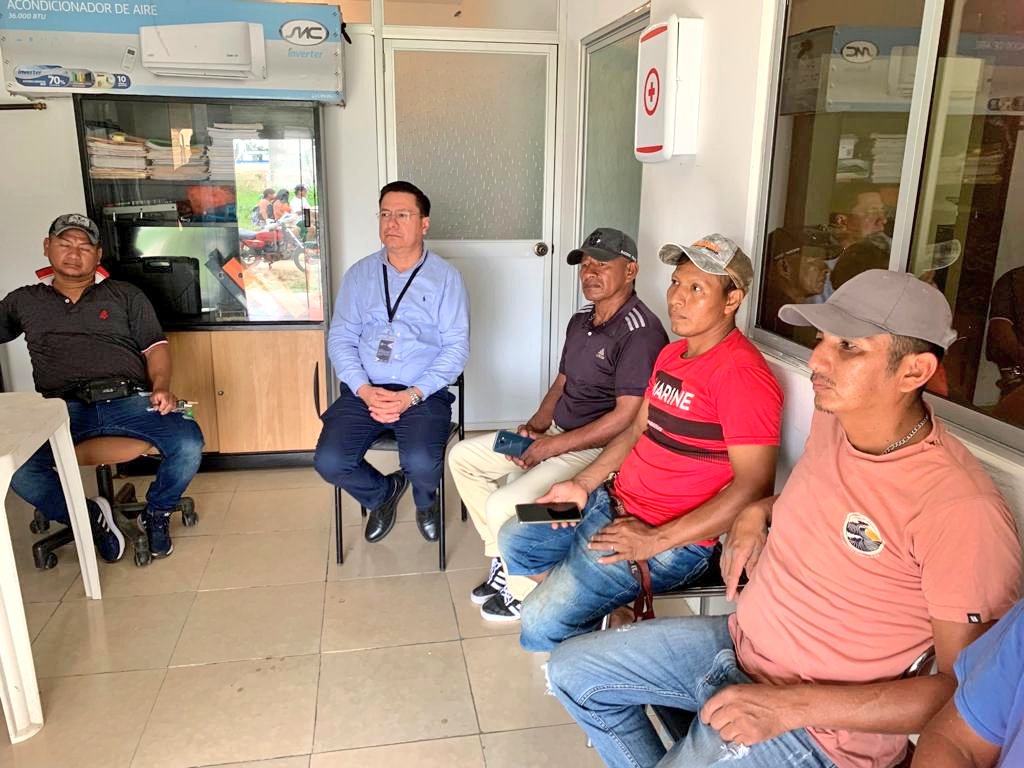 IEPS_Ec's tweet image. 📍 #Guayas | Con la finalidad de continuar fortaleciendo los procesos organizativos de la Asociación de Cangrejeros de #Balao, nuestro Dir. Zonal 5 @max_gaibor lideró la reunión de trabajo con la Junta Administrativa y de Vigilancia de esta #OEPS.

#NuestroTrabajoContinúa
