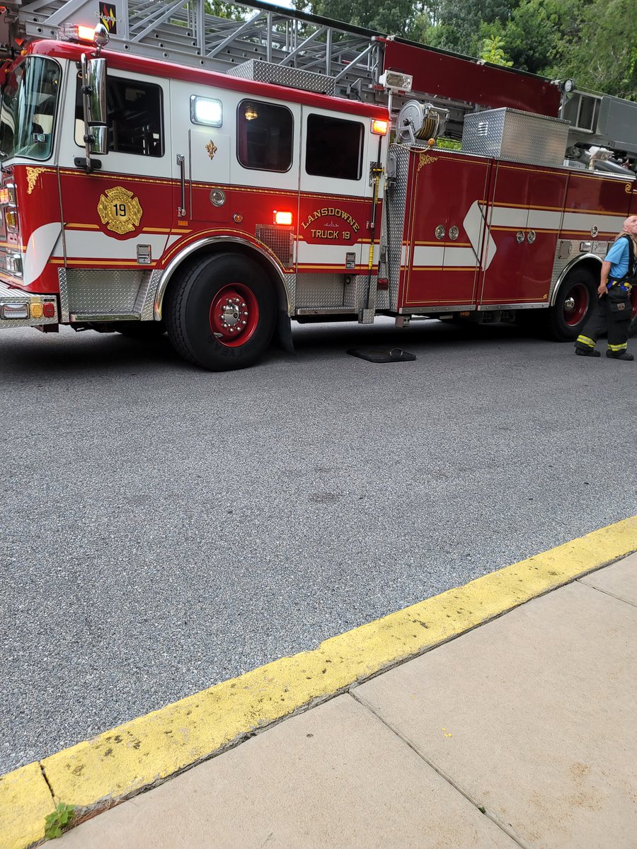 LQ_Does's tweet photo. Someone in my complex is causing problems https://t.co/YFQzc06HBU