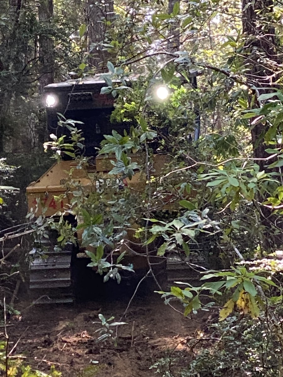 CALFIRECZU's tweet image. ST9178L is made up of all CAL FIRE CZU personnel except one dozer operator who is from @CALFIREAEU. 
Everyone is glad to be helping and doing what they're trained to do. #CaWx #SRFLightningComplex