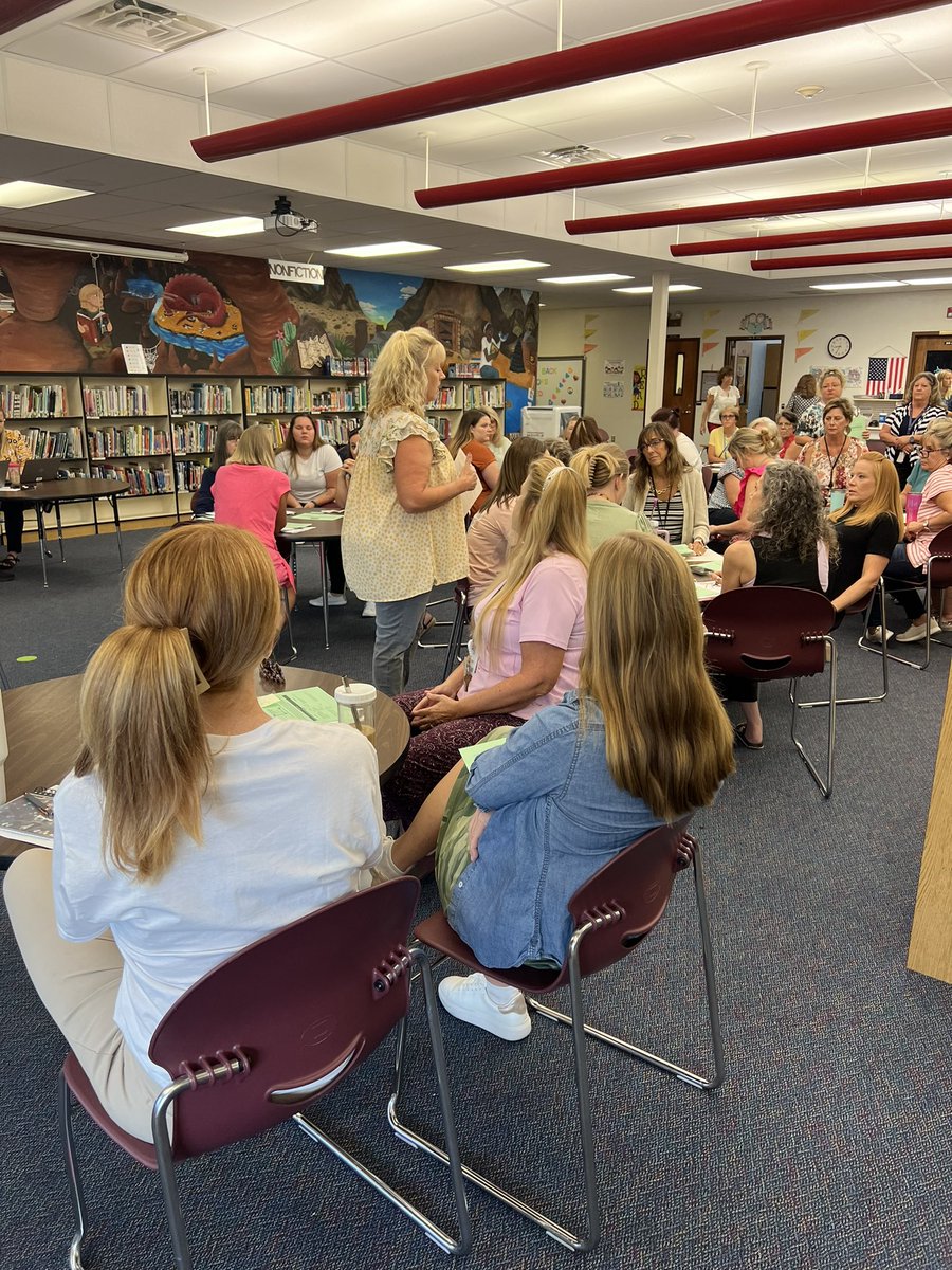 Started the day off with some awesome professional learning and ended with a staff flower exchange. Its a great day to be a Gopher at RCE!!!#RockCrusherElementary@citrusschools