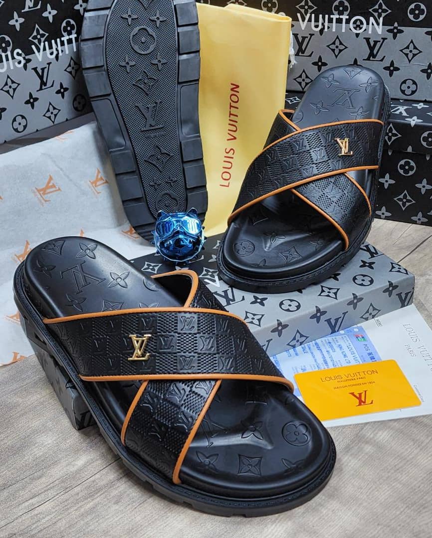 FutFirstFashion's tweet photo. Hot Sales for classic men. 
Quality Smart Fitting footwears. 

To Order
Kindly make preferred selections, screenshot and forward to me on WhatsApp:-  https://t.co/WPMsDGrk2C

✅👉Nationwide Delivery

✅👉Item Payment Before Delivery

✅👉Products Quality Assured https://t.co/Mfycpk1jhr