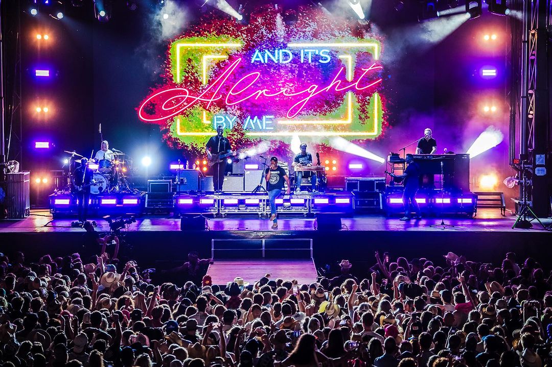 Heading west!!! See you soon, California. Get your #StartingFiresTour tickets at dariusrucker.com/tour

(📸: Keith Griner)