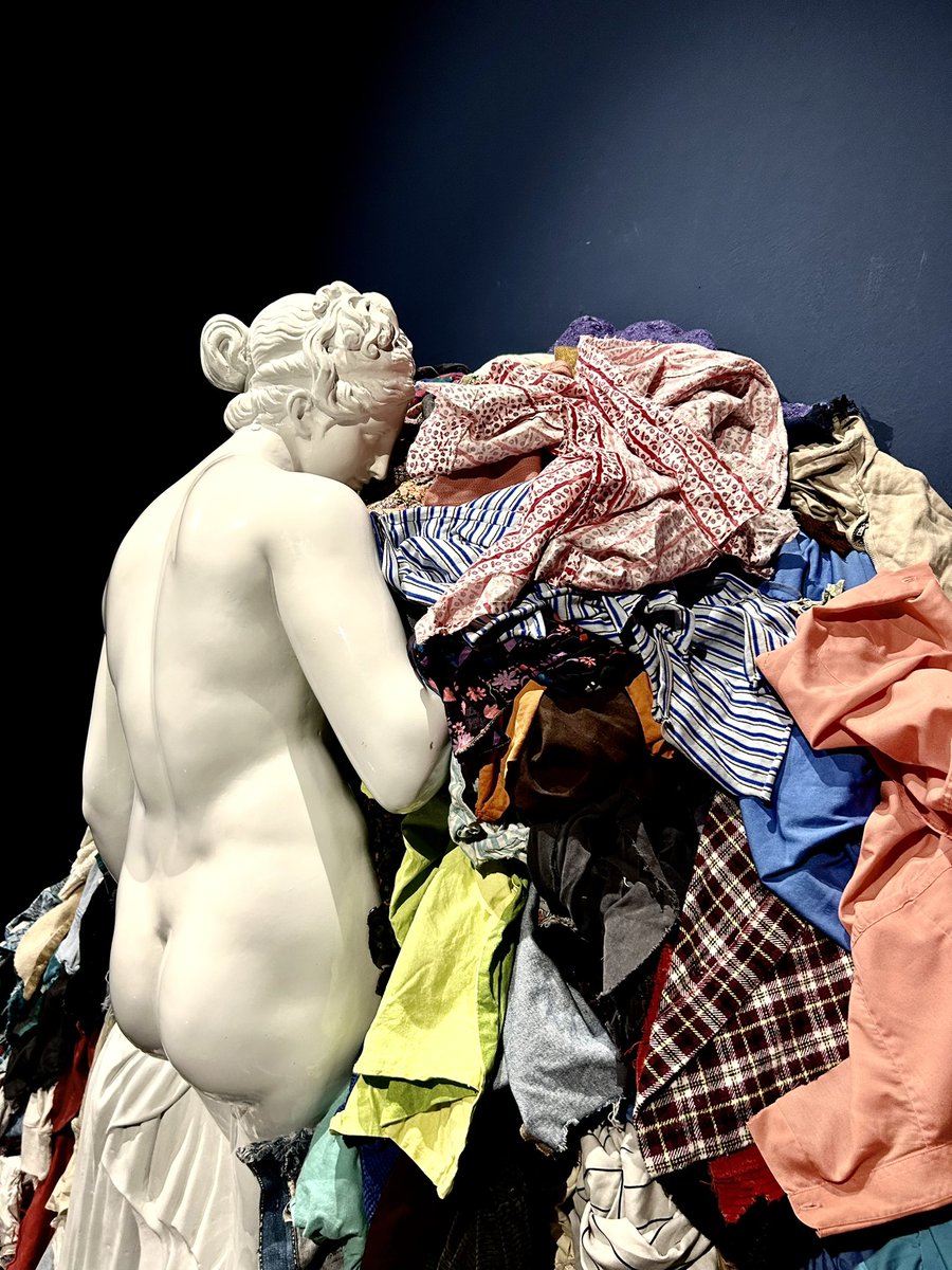 ___what___if's tweet photo. Infinity by Michelangelo Pistoletto - La Venere degli stracci (1967) - Roma 2023 Chiostro del Bramante #Pistoletto #Infinity #Rome2023 #Art #ChiostrodelBramante 
#Thx https://t.co/Lzep7qknAM