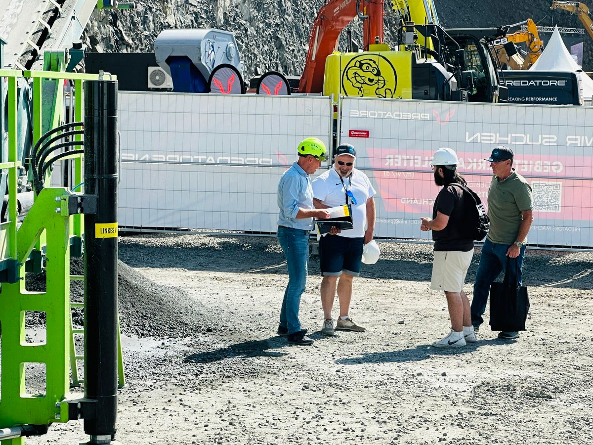 amcastinc's tweet photo. The first day of @steinexpo with our partners, RAF S.p.A. was an awesome success! Thank you to everyone at the expo! 

Check out RAF S.p.A. here: https://t.co/zidrzqFkfl
#mining #aggregate #miners #earthmoving #expo https://t.co/3LfuAY6TGy