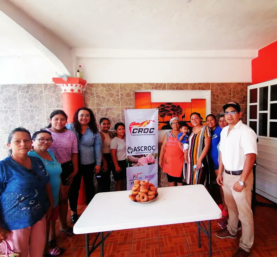 MauCasBol's tweet photo. Continuando con la #ASCROC por @croc_apst y la @CROC25_Tab, se impartió la Master Class de Panadería en técnica y preparación de las DONAS con el objetivo de cuadyuvar en la mejora continua de la economía de los hogares y empoderamiento de las mujeres tabasqueñas @HugoRamosRamire https://t.co/mDfLU5QKSH