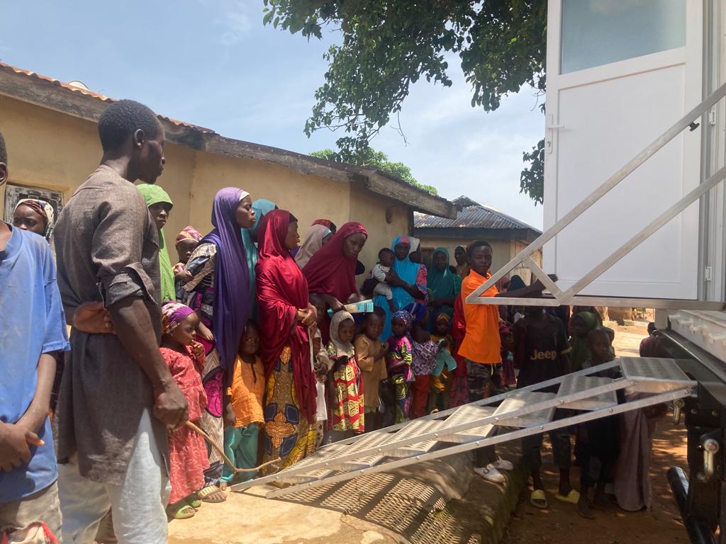 KadunaMOH's tweet photo. @KadunaMOH has embarked on outreach using it's mobile trucks. This is deliberate efforts to take quality Medical Services to the door steps of the residents of Kaduna State at the grassroots. This is Northern senatorial zone. https://t.co/IiTmjaJPoR