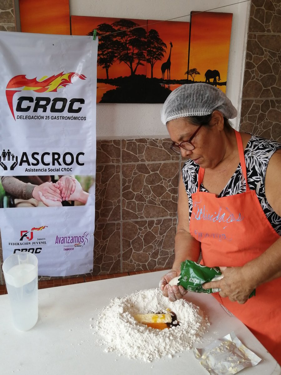 MauCasBol's tweet photo. Continuando con la #ASCROC por @croc_apst y la @CROC25_Tab, se impartió la Master Class de Panadería en técnica y preparación de las DONAS con el objetivo de cuadyuvar en la mejora continua de la economía de los hogares y empoderamiento de las mujeres tabasqueñas @HugoRamosRamire https://t.co/mDfLU5QKSH
