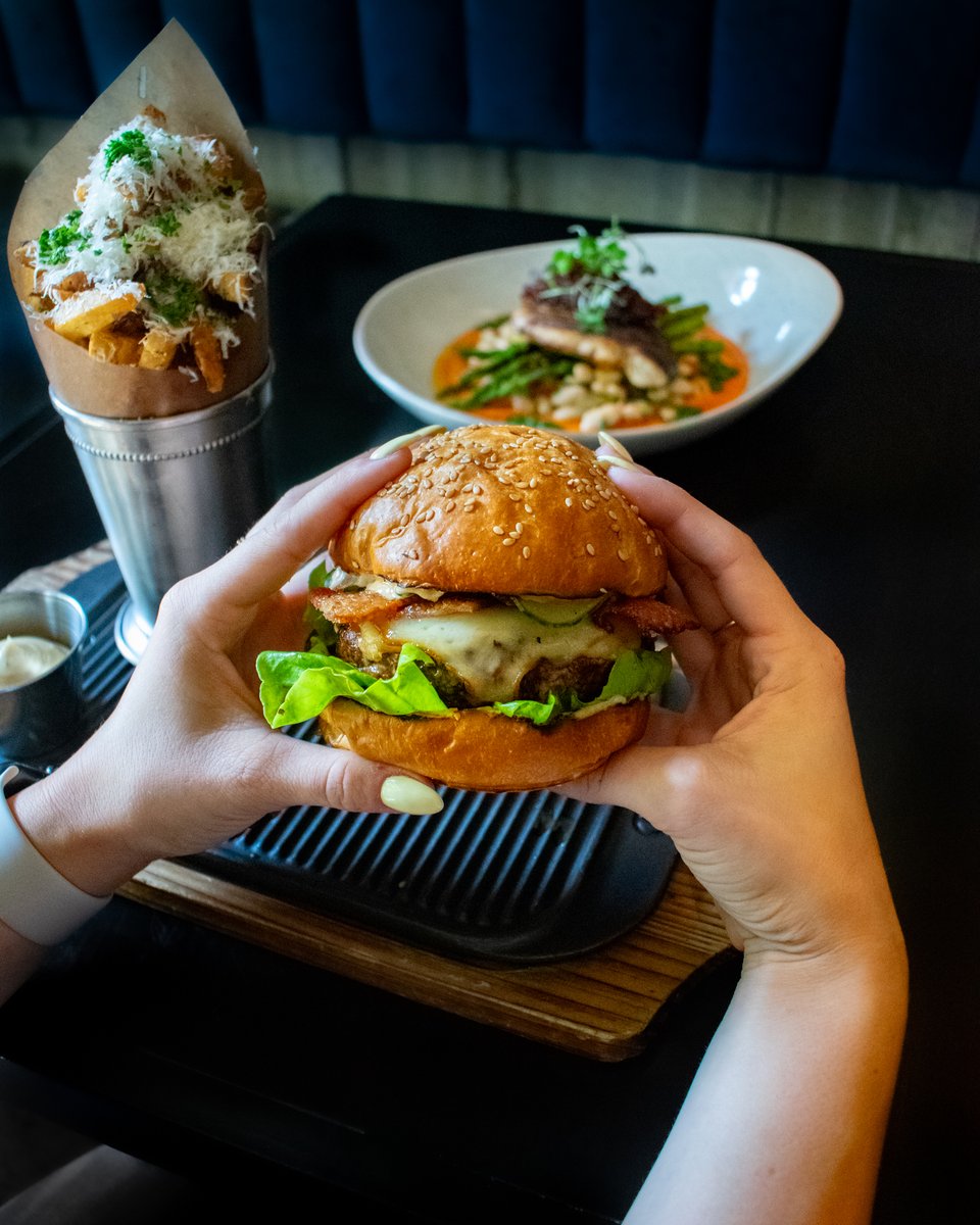 eatundefined's tweet photo. Crafted with care β
The UD Burger awaits you! Made with dry aged chuck & brisket, candied bacon, smoked cheddar, house dills, secret sauce, and brioche. Served with truffle parm frites.
#EatUndefined #EatDrinkEnjoy #HamOnt https://t.co/72Wokpx2Ij