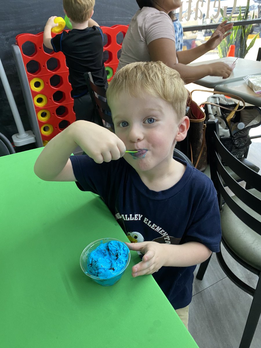 QVE_Eagles's tweet photo. Join us for Spirit Night at Carey’s Frozen Delights! 🍦 https://t.co/Q2HlZ3LPks