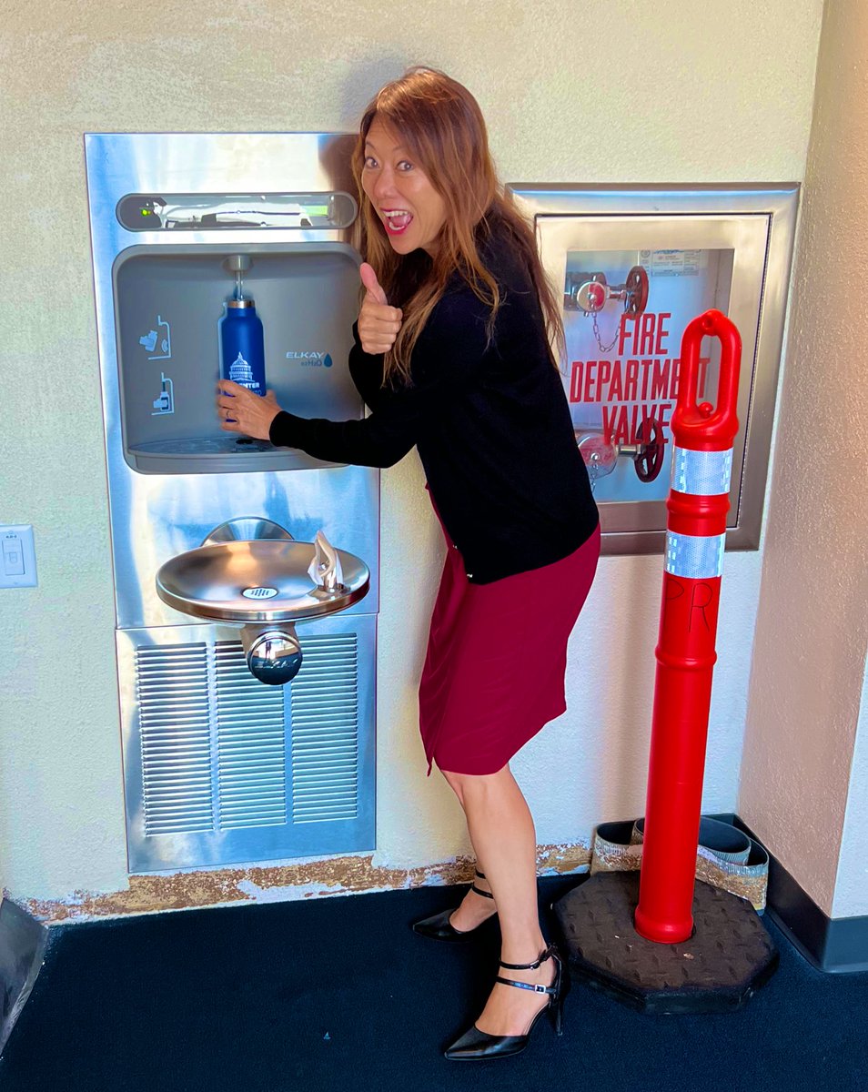 fionama's tweet image. Doing our part at the @CalTreasurer. ♻️ California dumps more than 12K tons of plastic into landfills every day — enough to fill 219 Olympic-size swimming pools, according to @CalRecycle (Nov 2022). Thanks @IrishLaborer 🙌@StewardshipNW @CalPSC #CFEE #water