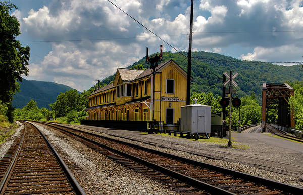 nbrandsberg's tweet photo. Historic, yellow Thurmond, West Virginia railroad station:
https://t.co/93ALTyqmHo
More fine art: https://t.co/gatFnnyf4h
#thurmondstation #oldtrainstation #westvirginia #westvirginiarailroad #yellowrailroadstation #oldrailroadstation #AYearforArt #normabrandsberg https://t.co/53yPfdqtnn