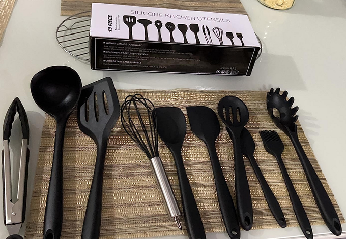 JG STORE Kit 10 Peças Jogo De Utensílios De Silicone Maciço Cozinha Inox Pegador Espátula Colher Concha Pincel (Preto)