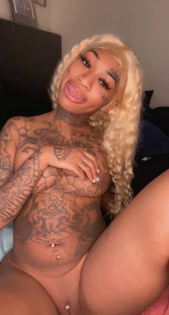 drop a ❤️ if u think im sexcc 🫠😱🥰 https://t.co/0uhEHYhASm