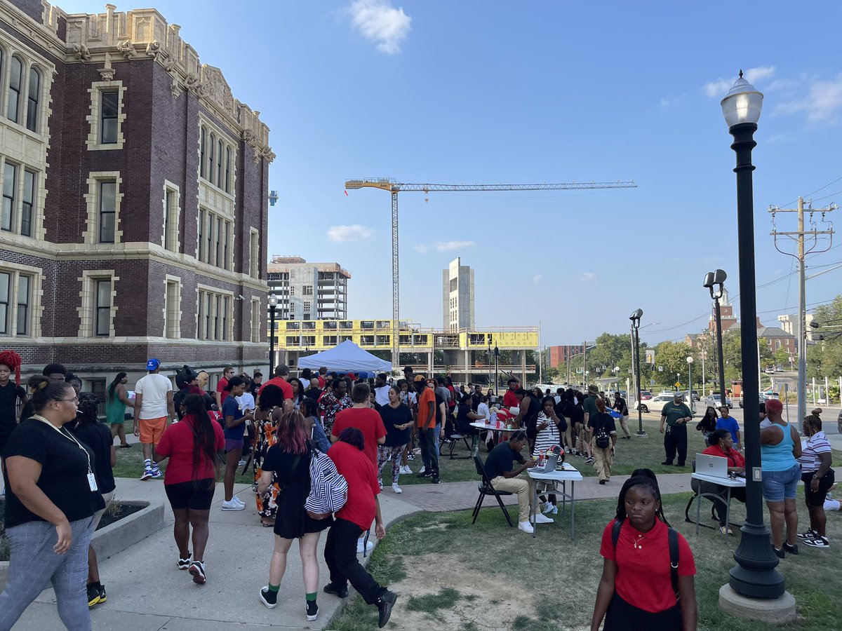 HughesEngineers's tweet photo. What a night! #BigRedBlockParty
@HughesSTEMHS @IamCPS @UC_CEAS @principallearns #BigRed https://t.co/sC6FHPxCOb