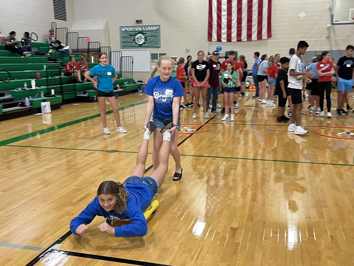 halsteadmiddle's tweet photo. Our student council attended the KSHSAA STUCO Middle School Workshop today in Derby. Over 200 students from 25 schools came together to collaborate &amp; swap ideas. #440Proud #STUCO #leadership https://t.co/0zJutwewMW