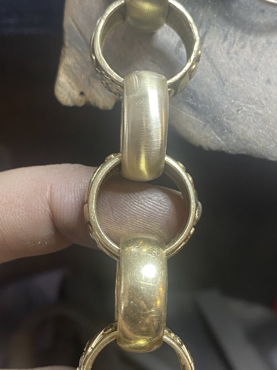 OROJewellers's tweet photo. Jewellery repairs Sheffield 😇🥰 🔨 ✨ https://t.co/VFa45cbljA