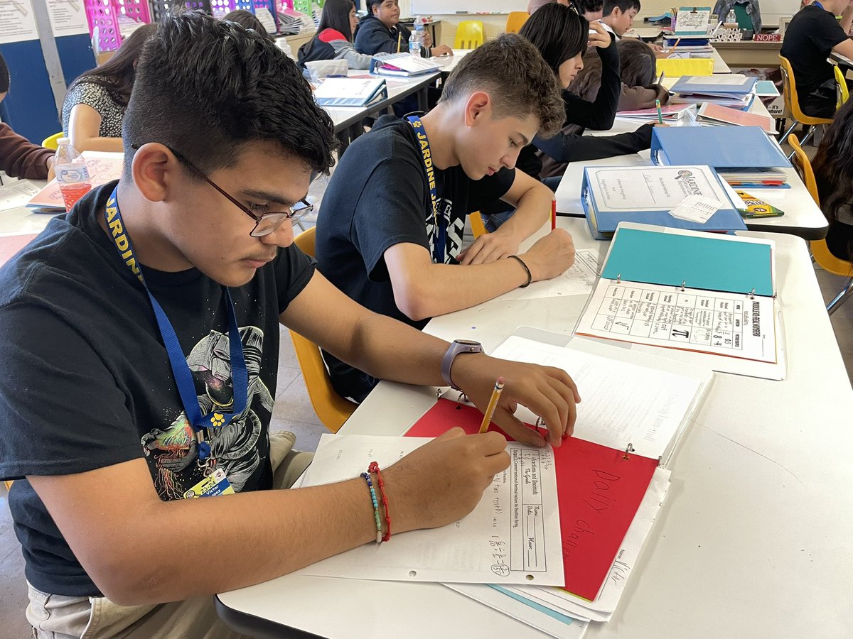 SusanArensman's tweet photo. Enjoyed visiting schools this week. A lot of engagement and smiling faces. The year is off to a great start! #WPSProud @caldwellusd259 @JardineSTEM https://t.co/KT88cYot85
