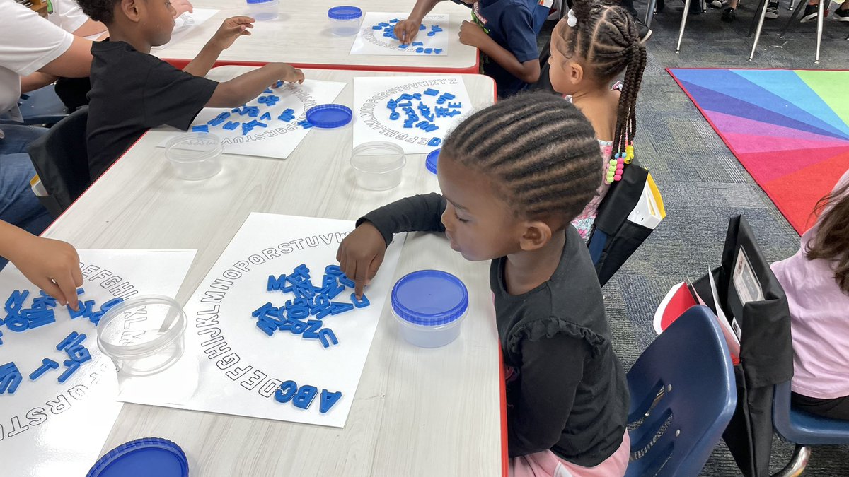 SusanArensman's tweet photo. Enjoyed visiting schools this week. A lot of engagement and smiling faces. The year is off to a great start! #WPSProud @caldwellusd259 @JardineSTEM https://t.co/KT88cYot85
