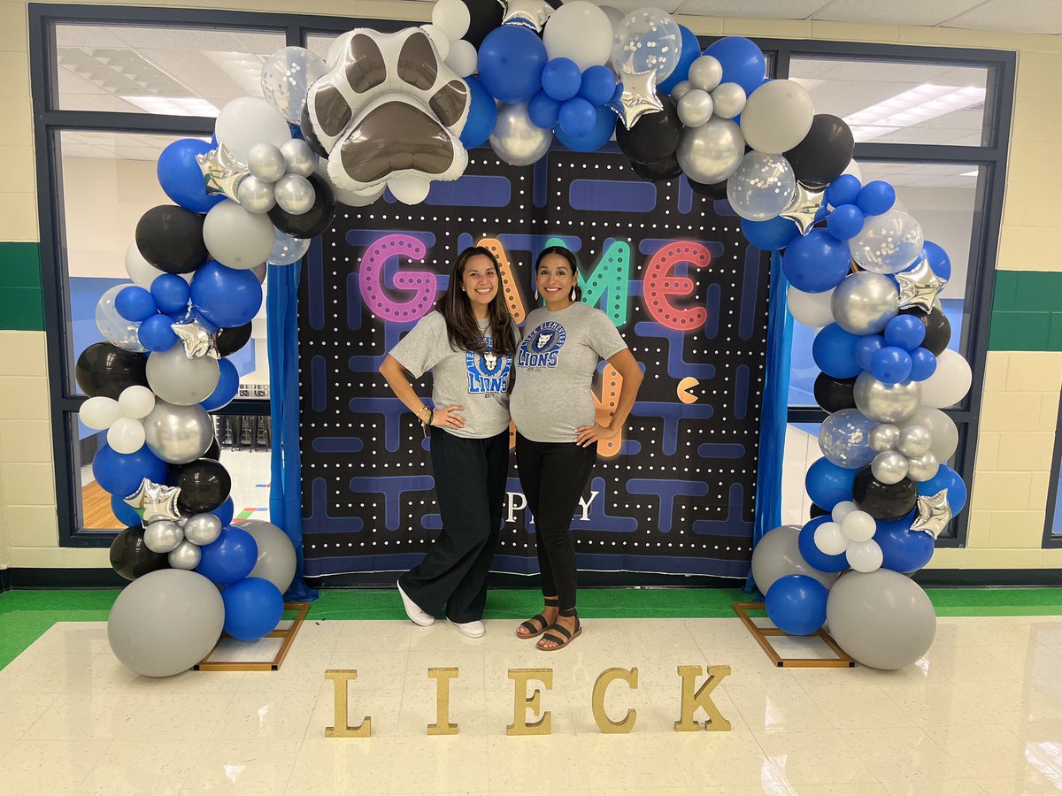mrstrevinoLL's tweet photo. Ready for this school year…. well, kind of👶🤰@NISDLieck @TeachMrsPetty #38weeks https://t.co/7rGklT8J5m