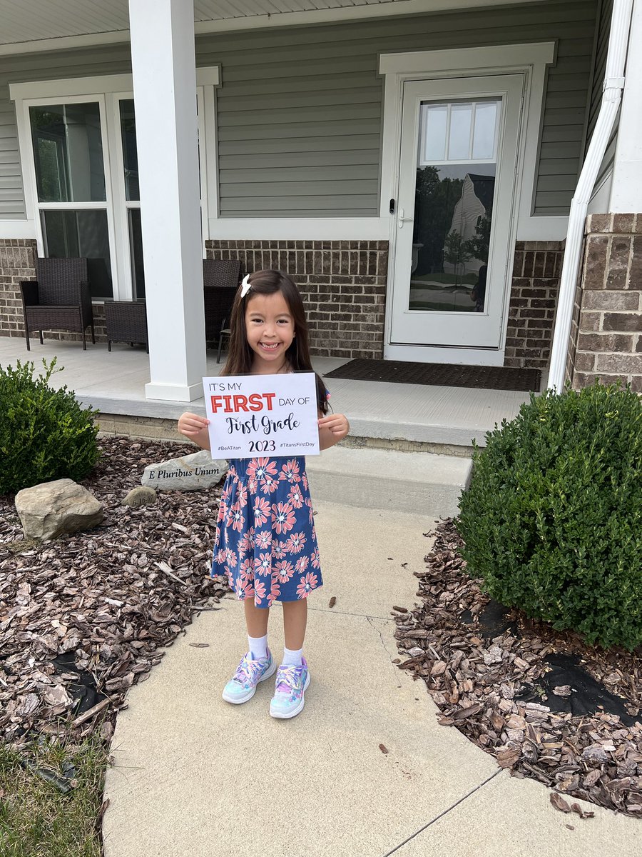 EllsworthMusic's tweet photo. Thank you @GrindstoneBCSD @BereaCSD @terigrimm for an awesome #TitansFirstDay of 1st grade yesterday! We are looking forward to a great year of learning, building relationships, and fun! #BeATitan https://t.co/p8Z8S22nh1