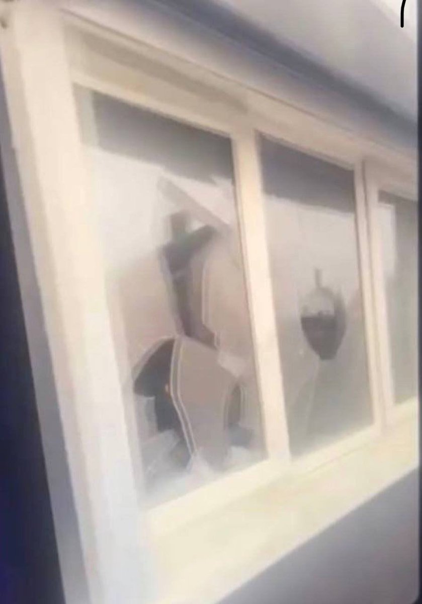 UlsterUltras's tweet photo. LFC vs CFC 23.8.23 
Info RF: Cliftonville attacked bar with BU members inside , 2 with BU member tops on stood inside and hid.
No clear winner at fight as both sets of boys stood and had it with each other until cops came. They know who to contact if they want it again. https://t.co/cdjDZLLLbJ