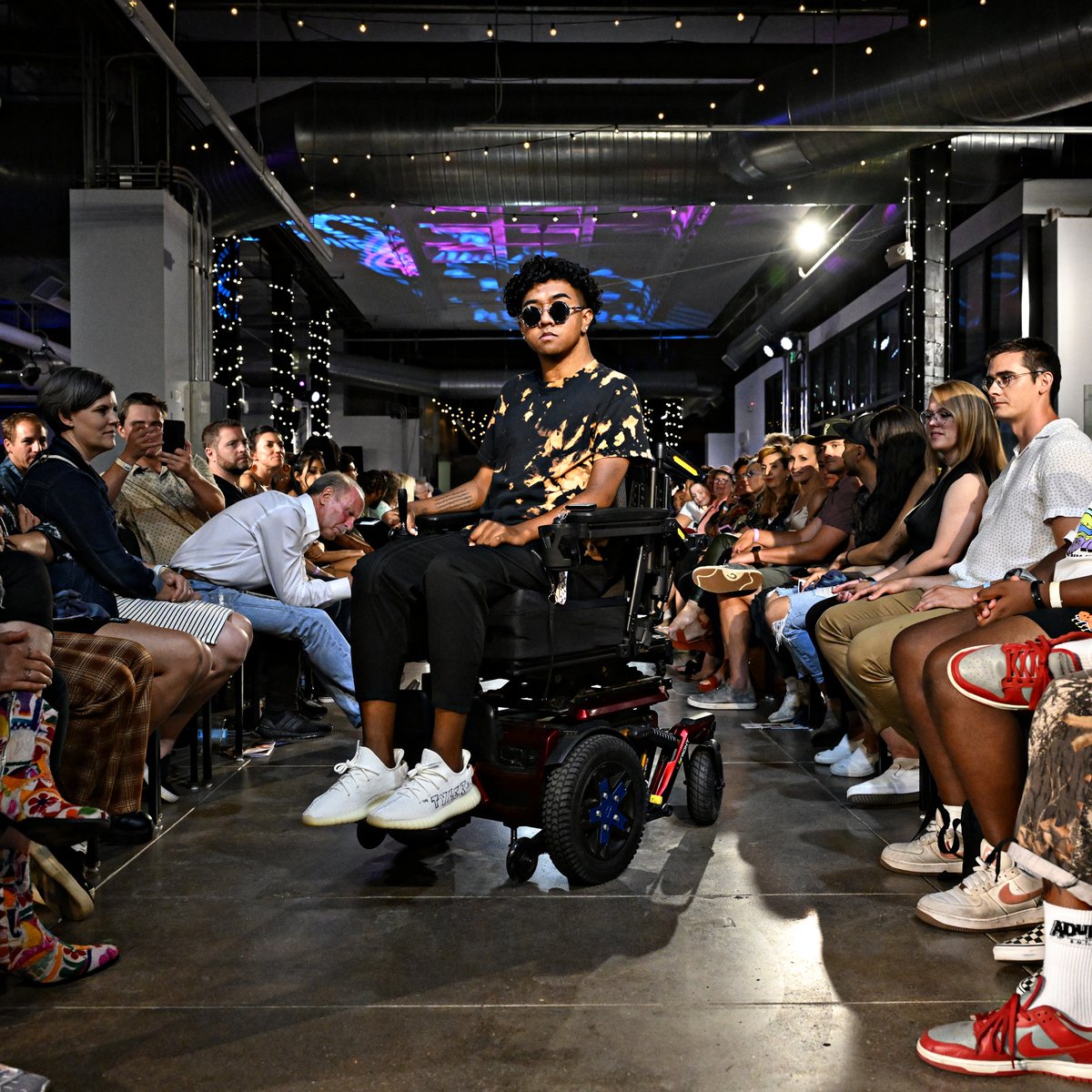 DenverArts's tweet image. 📢 FASHION DESIGNERS 📢 We want YOU for our #CulturalRunway competition-style fashion show!

📷 Submit photos of your work
🧵 Selected designers receive a stipend to enhance their creations
🏆 Runway time! Audience votes for winners in 4 categories

Apply: bit.ly/Cultural-Runwa…