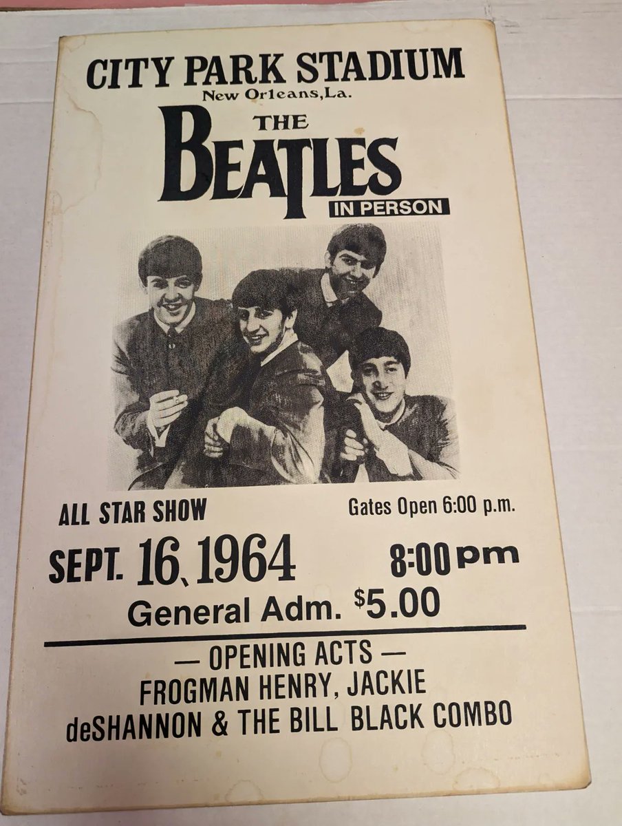 VVMOEvanston's tweet photo. To celebrate being open 44 years this month, Steve is putting some greats into the bins!
#bestrecordstore #vvmo #44yearsandcounting #vintagevinyl #rareposter #beatles https://t.co/sy8sjqT3hn