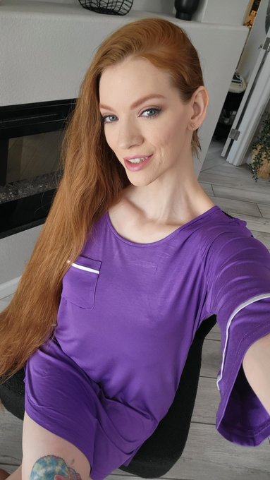 Slayin in sleepy   On set as a sleeping extra for @Brazzers today. https://t.co/M52JtCtD18<a href="/tag/mvsales"class="tags"><span>#mvsales</span></a>