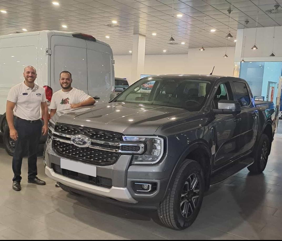 Sandro ha acudido a nuestras instalaciones desde Campillos y no ha podido resistirse a este Ford Ranger Limited 😍 ¡Gracias por confiar en Garum Motor! 💙 #ford #rangerlimited #fordranger #fordrangerlimited