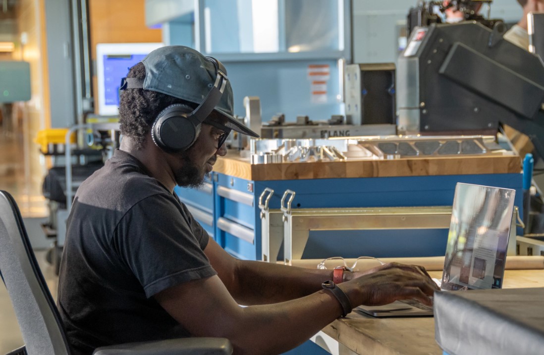 ADSKCommunity's tweet photo. There are tons of options to help boost your learning before an #AutodeskCertification exam. We've got all the learning pathways for you here: https://t.co/YAg9HHt8Ff https://t.co/97bxHrRNyY