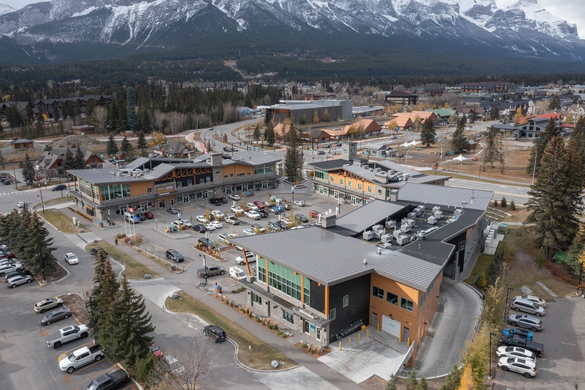 Trimetbp's tweet photo. Our Mechanical Lock roofing is low-maintenance and long-lasting, making it a cost-effective choice for commercial buildings. https://t.co/4cLvse9AsN