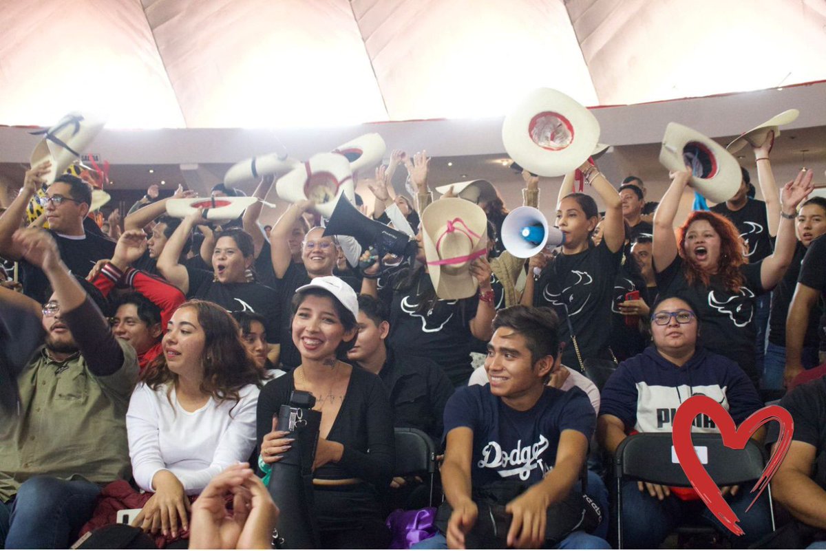 Sheinials's tweet photo. Seguimos muy emocionados. 💃🏻🥳🎉

Tenemos tantas fotos y videos de compas de todo el país disfrutando del evento de juventudes con la Jefa que una sola publicación no es suficiente. 📸🎞️

Esta semana estamos decididos a llenar el feed con fotos del evento, y nimoderrimo! 😎💅🏻 https://t.co/pIZYMfsQA9