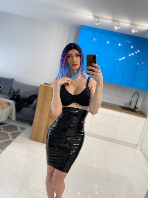 some men need latex skirts to feel powerful 💙 https://t.co/bsgyBkQ8TM