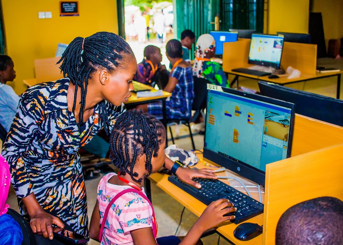 rubiestech's tweet photo. Day 9:  Tech Up Epe Bootcamp 
It has been a flurry of activity as students immerse themselves in their projects, gearing up for their upcoming Friday presentations. These days have been invaluable for their growth, filled with transformative learning experiences 
Thanks @ThePSF https://t.co/jm8sZljxV1
