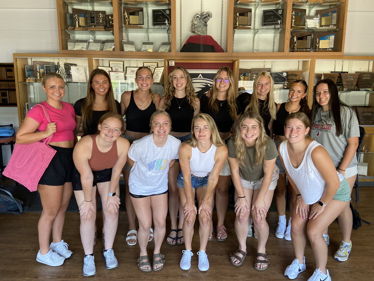 Happy First Day of Classes Eagles 🦅!! The squad is all ready for school and dressed for this extreme heat 🥵 Stay cool and start the year strong everyone! 🚌📝🤓🧠📚