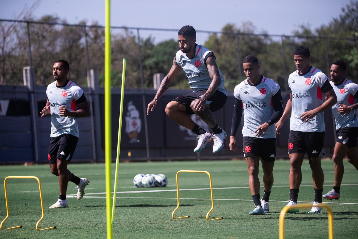 VascodaGama's tweet photo. 💪🔛

📸: Leandro Amorim | #VascoDaGama https://t.co/bbOSXzvi2T