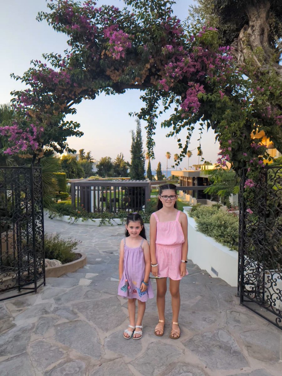 AliciaEmsell's tweet photo. ☀️🇬🇷💕 https://t.co/0Rx07gI17G