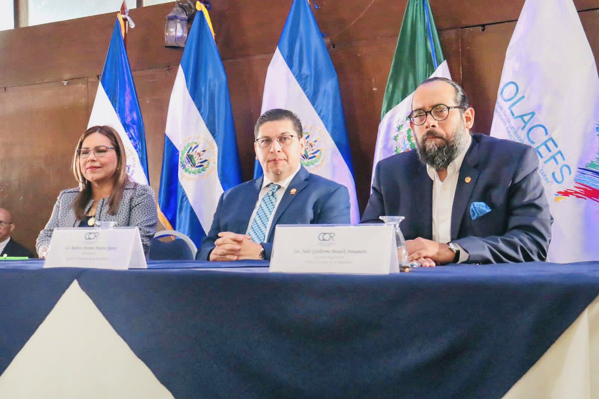 _CarmenMB's tweet photo. Parte del Legado gestión 2020/2023. Las Normas de Auditoría  Gubernamental con Estándares Internacionales, @CortedeCuentas,en ese marco en  Conferencia Magistral “Auditoría de Desempeño y su impacto en la Gestión Gubernamental en la vida de los Ciudadanos ”. https://t.co/y7uINO7dwq