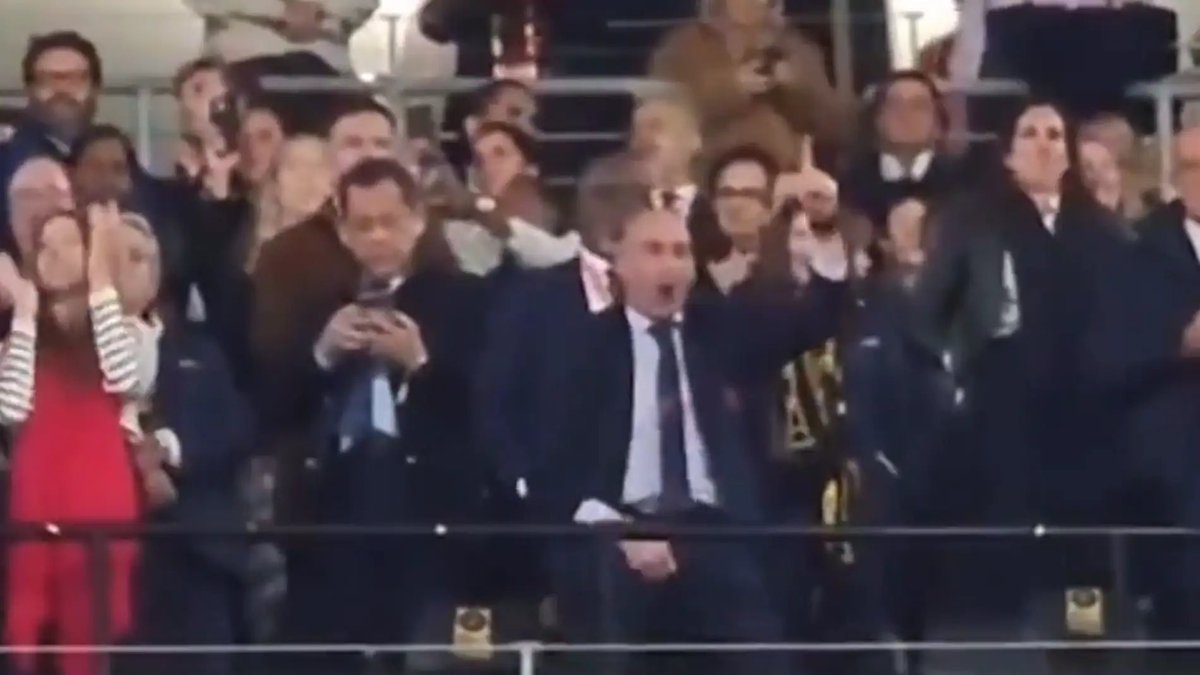 naharaimloz's tweet photo. @fifacom Nothing to say to this? The @rfef president #LuisRubiales grabbing his testicles during the celebration of the Championship obtained by the Spanish Women’s National Team. Considering everything that has happened in the federation, this is deplorable #bbcsports https://t.co/xPs0ydtWwV
