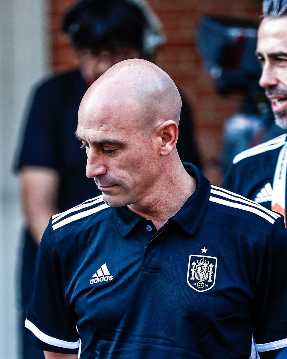 brfootball's tweet photo. Jenni Hermoso will pursue sanctions against RFEF President Luis Rubiales after he kissed her during Spain's World Cup celebrations. 

In a statement with her union: 

'It is essential that our team is represented by figures who project their values of equality and respect in all areas'