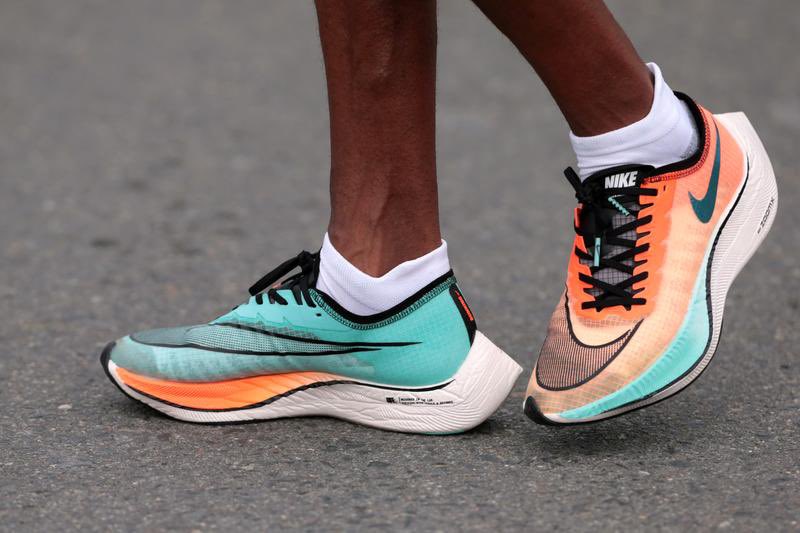 ayeitsdlay's tweet photo. @atmos_usa Nike Vaporflys that were banned in the Olympics. Vaporflys do give an advantage, some even consider the Nike Vaporfly shoes as a form of technological or mechanical doping.

Size 10.5

#atmoscollectorsclub https://t.co/Wq3nIpGht4