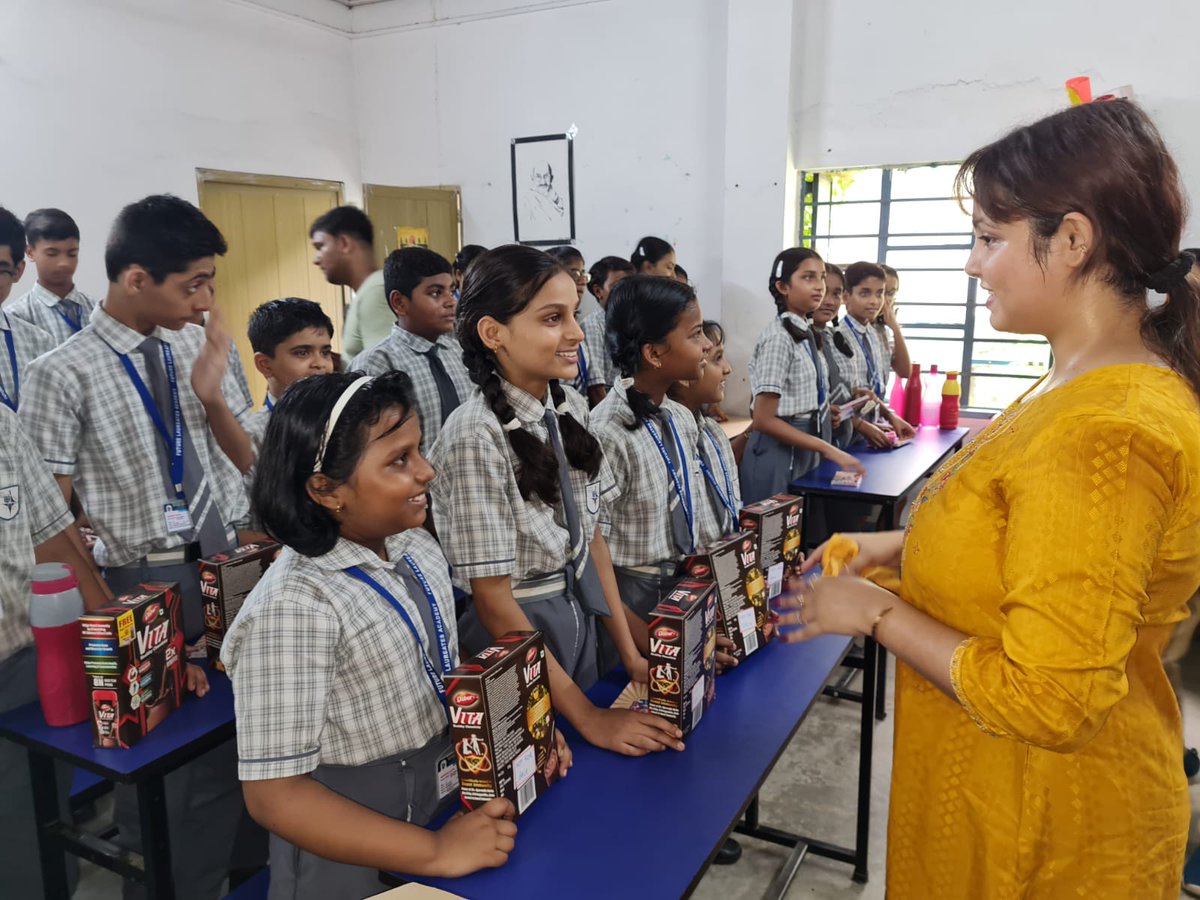 ASSETNGO's tweet photo. Launch of Dabur Vita Mega Health Awareness Campaign with kids in Kolkata recently. Kids were educated about mental alertness, physical stamina &amp; strong immunity through basic hygiene practices and nutritious diet.

The Initiative was supported by #ASSET

@ManitOfficial #DaburVita https://t.co/NMjgr5kC5x