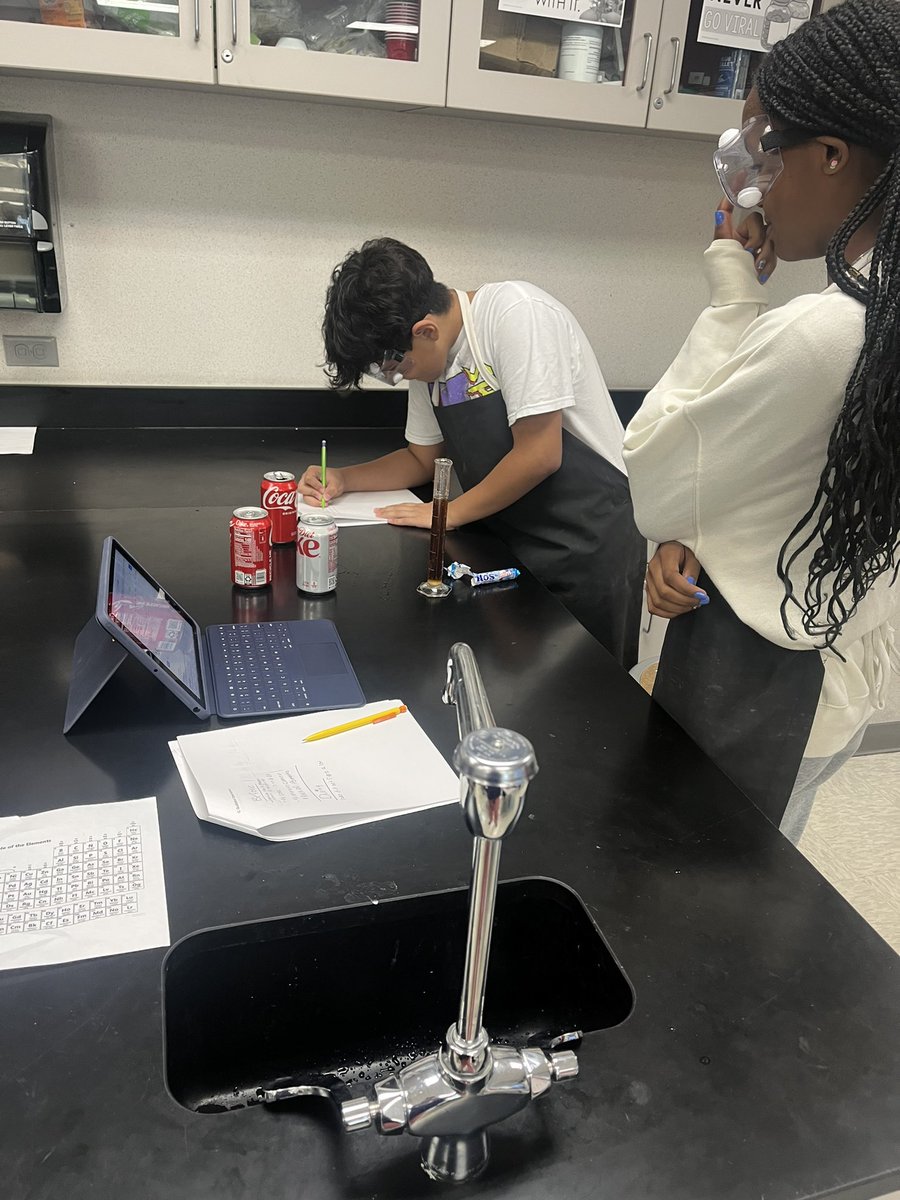 PWilliamsRPIMS's tweet photo. 8th grade scientist and  @MrLGobel work on self-designed experiments to discover relationships between Mintos and carbonated beverages, then they write about their findings in depth (and in complete sentences 😊). #WarrenWill make literacy a focus in every classroom! #RPIMSRocks https://t.co/FCOTtSbkeA