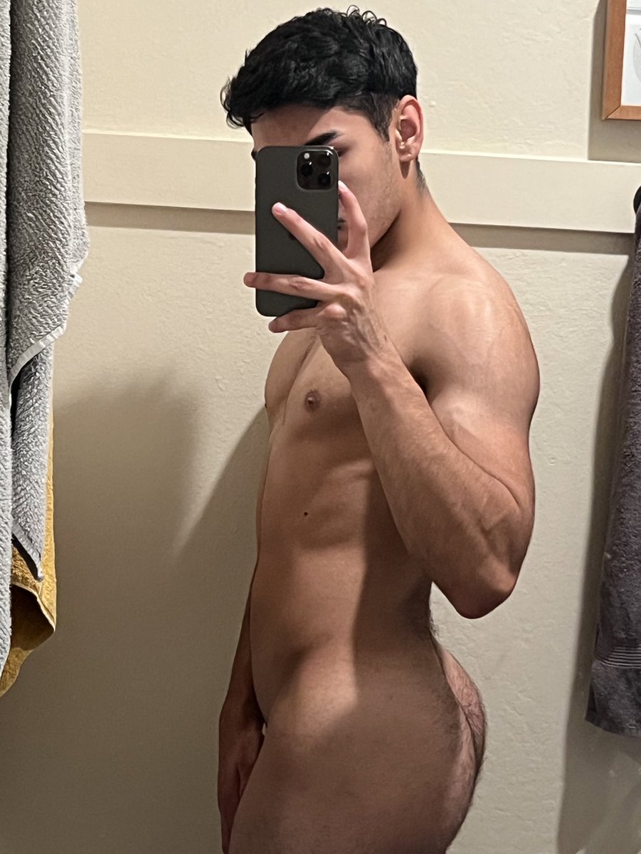 bbIjafar's tweet photo. Need someone to use my butt as a pillow https://t.co/JntAI4oYRX
