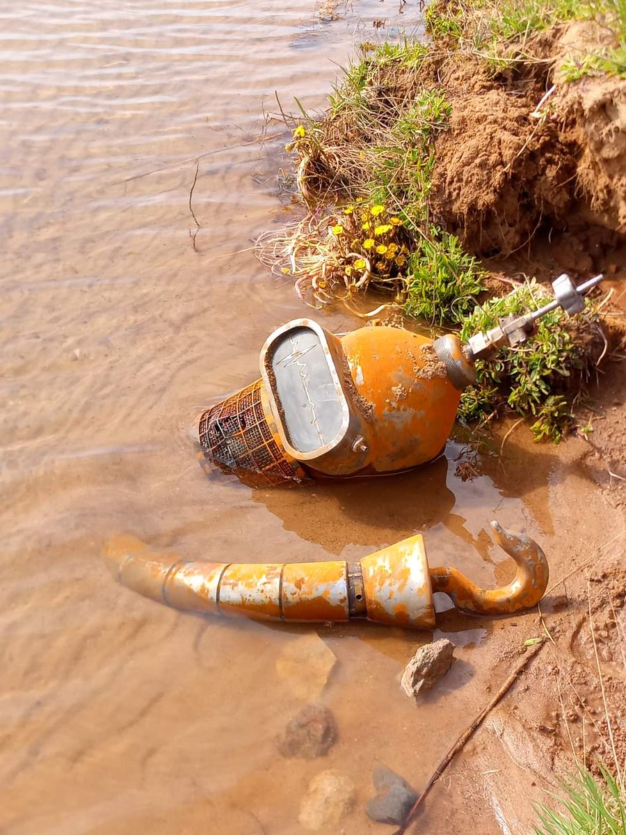 Pues Bender no sabe nadar.