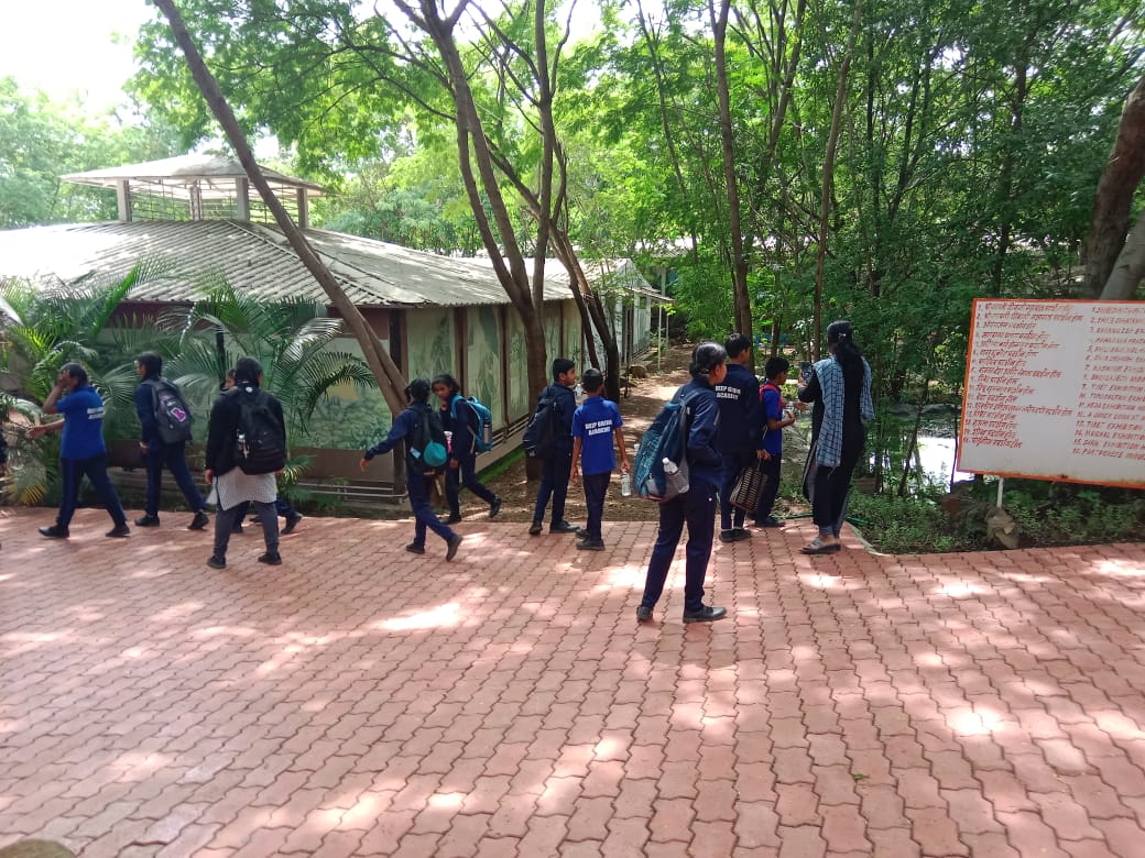 csmmuseumpune's tweet photo. Children of the DEEP GRIHA ACADEMY visited the Shivaji Maharaj Museum of Indian History on 23rd August 2023. This is the very purpose of this Museum: to educate Indian children about their own history, glorious, and ancient
https://t.co/xlDmetTKY3 https://t.co/NTrr6XG2iI