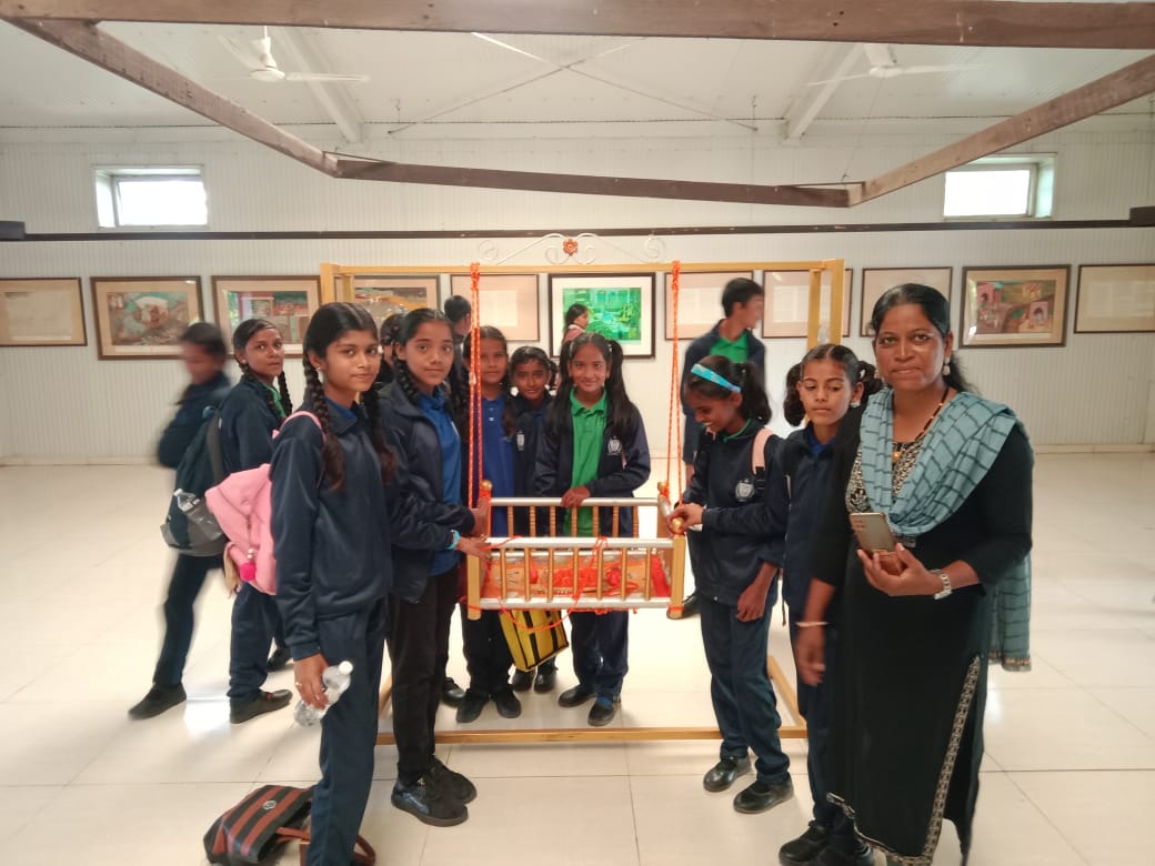 csmmuseumpune's tweet photo. Children of the DEEP GRIHA ACADEMY visited the Shivaji Maharaj Museum of Indian History on 23rd August 2023. This is the very purpose of this Museum: to educate Indian children about their own history, glorious, and ancient
https://t.co/xlDmetTKY3 https://t.co/NTrr6XG2iI