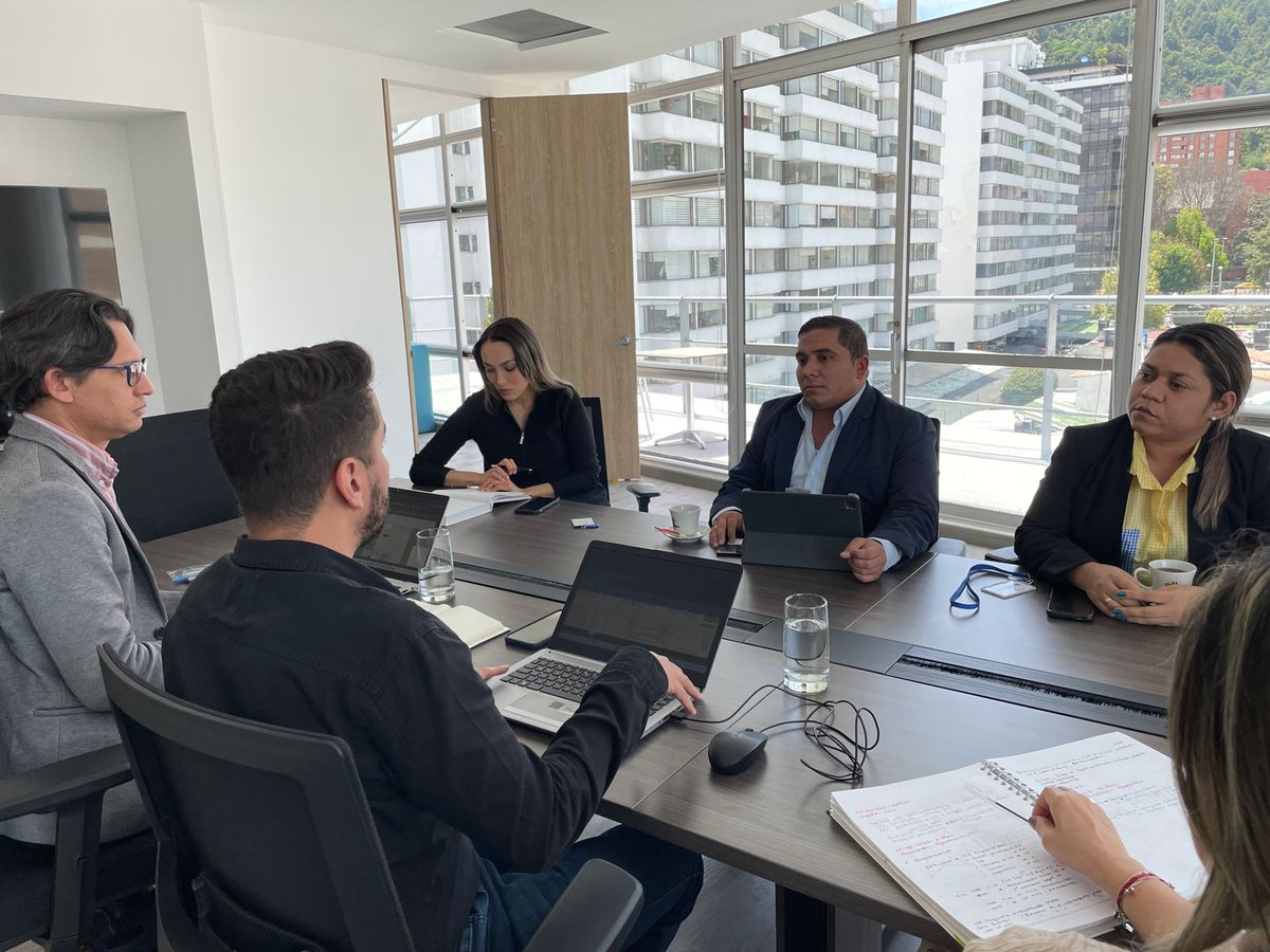 CarloSierras's tweet photo. exitosa  reunión con el @FondoFFIE para darle inicio a la construcción de la i.e.d Juan Francisco Ospina  vereda el 50 municipio @Alcaldiafcion seguimos avanzando en educación mejorando la calidad de infraestructura educativa en el sector rural @RenovacionCo @AvelinoMartiART https://t.co/8rSlarhA8w