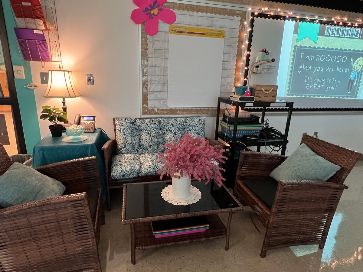 PSDMrsLandis's tweet photo. Sooooo excited to meet my new class today!!!!! @PSDGrasse @PennridgeSD #ShineFromWithin https://t.co/bQElJINC8r
